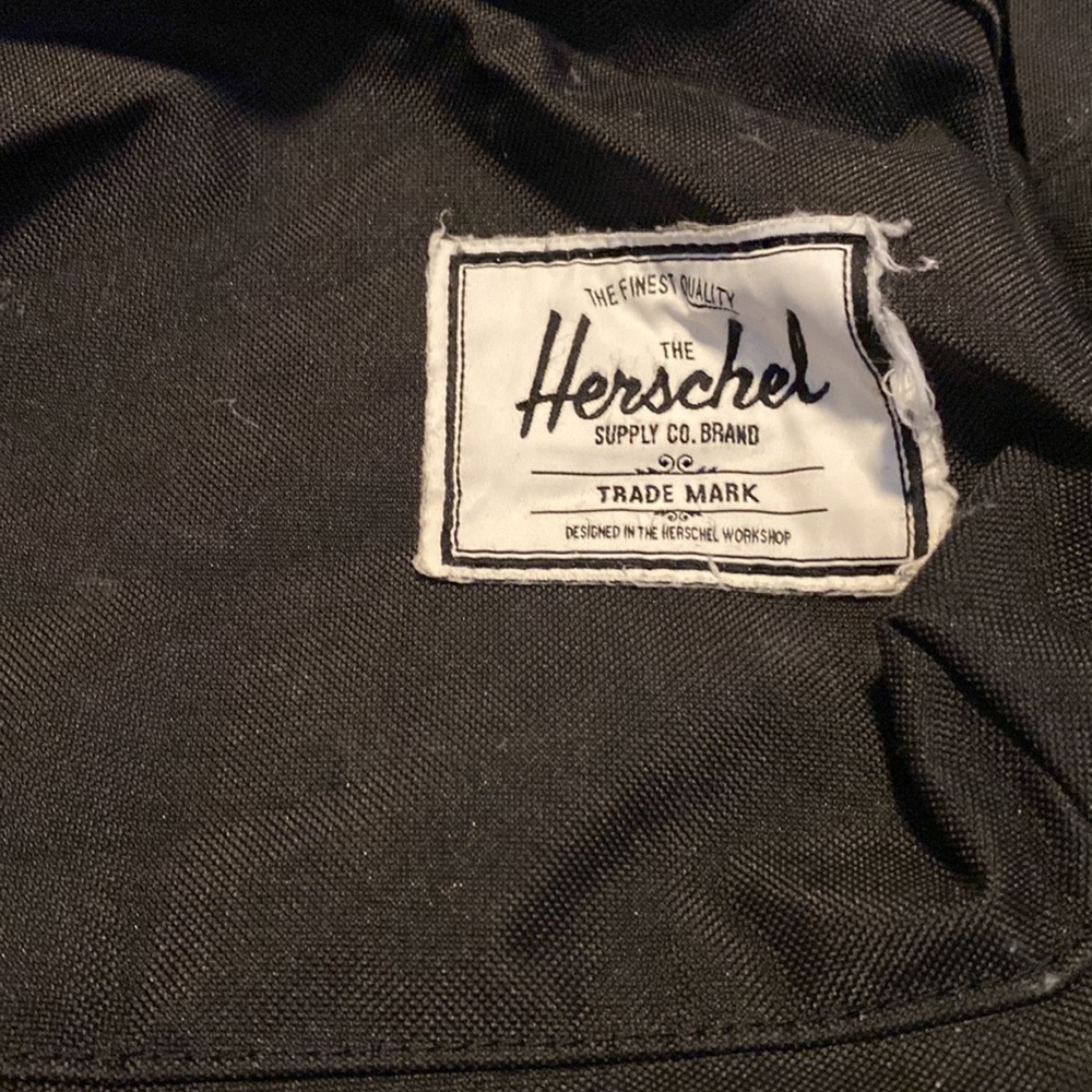 Herschel Backpack - Picture 2 of 4